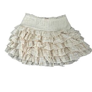 New with Tags American Eagle Elegant Cream Lace Ruffle Skirt